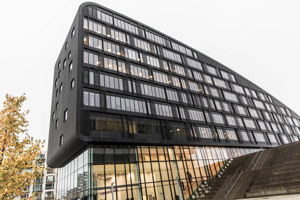 Priser på erhvervsejendomme i Danmarks store byer: Hvor er det mest fordelagtigt at leje kontorer og coworking-spaces?